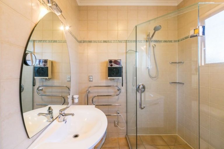 Photo of property in 15 Charles Street, Westshore, Napier, 4110