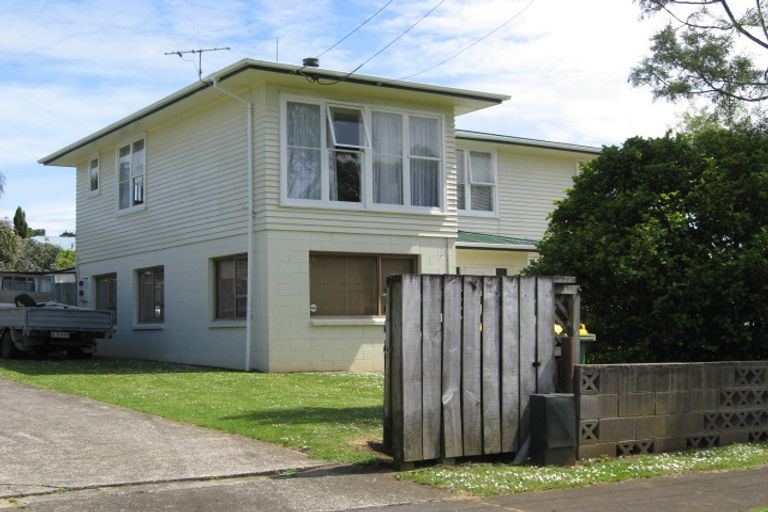 Photo of property in 12 Koru Street, Mangere Bridge, Auckland, 2022
