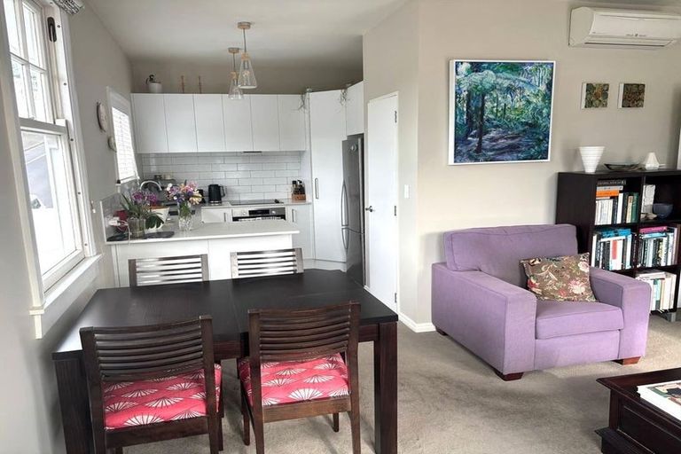 Photo of property in 2a Dawson Street, Berhampore, Wellington, 6023