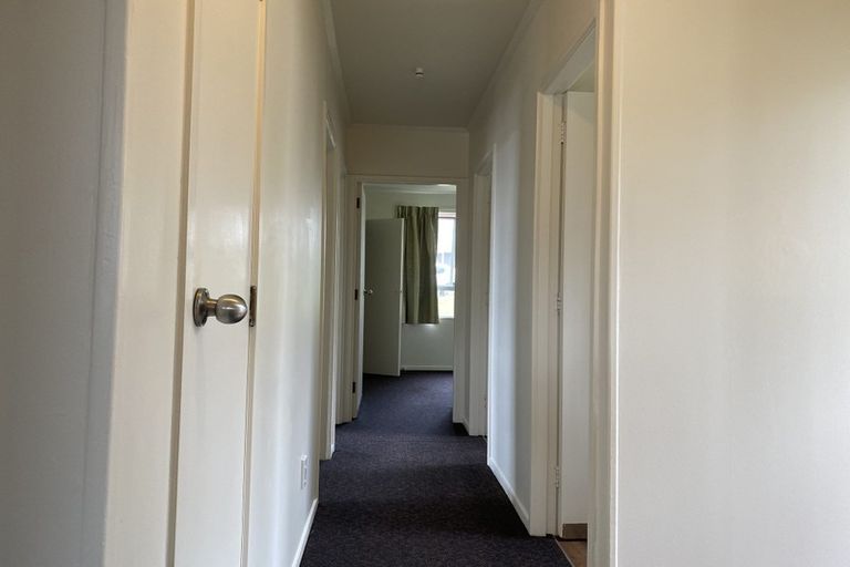 Photo of property in 18 Malmo Place, Massey, Auckland, 0614