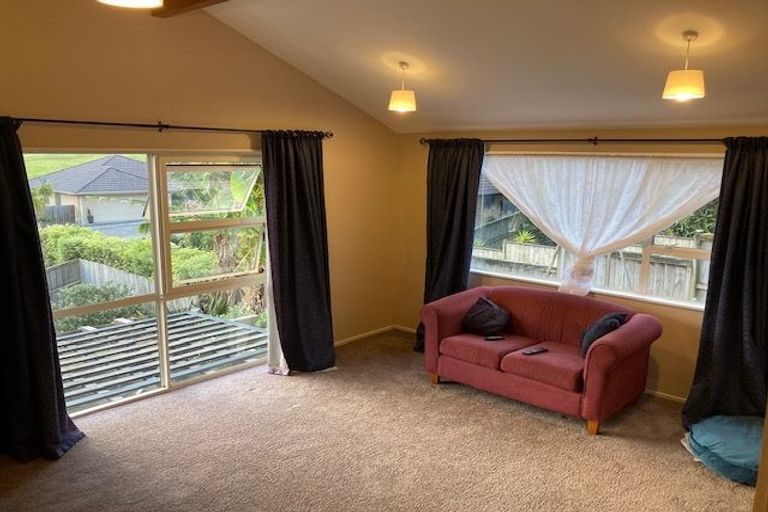 Photo of property in 2/25 Bonita Avenue, Stanmore Bay, Whangaparaoa, 0932
