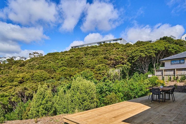 Photo of property in 10 Topsail Way, Whitby, Porirua, 5024