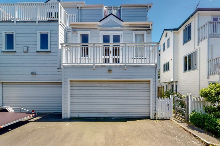 Photo of property in 12b Hobson Street, Thorndon, Wellington, 6011