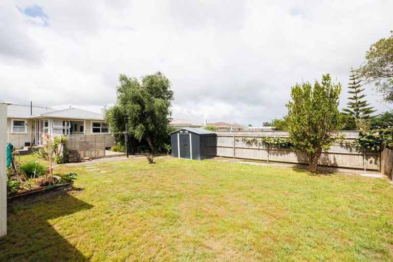 Photo of property in 45 Sutherland Crescent, Westbrook, Palmerston North, 4412