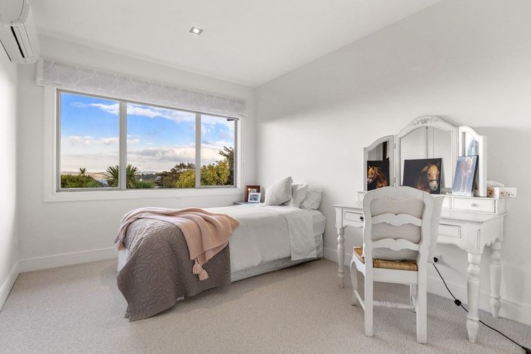 Photo of property in 86 Marine Parade, Mellons Bay, Auckland, 2014