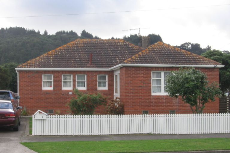 Photo of property in 7 Reynolds Street, Taita, Lower Hutt, 5011