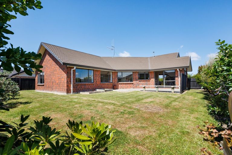 Photo of property in 4 Nevada Way, Kelvin Grove, Palmerston North, 4414