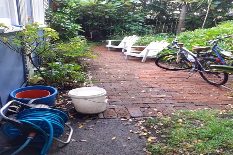 Photo of property in 103 Messenger Terrace, Oakura, 4314