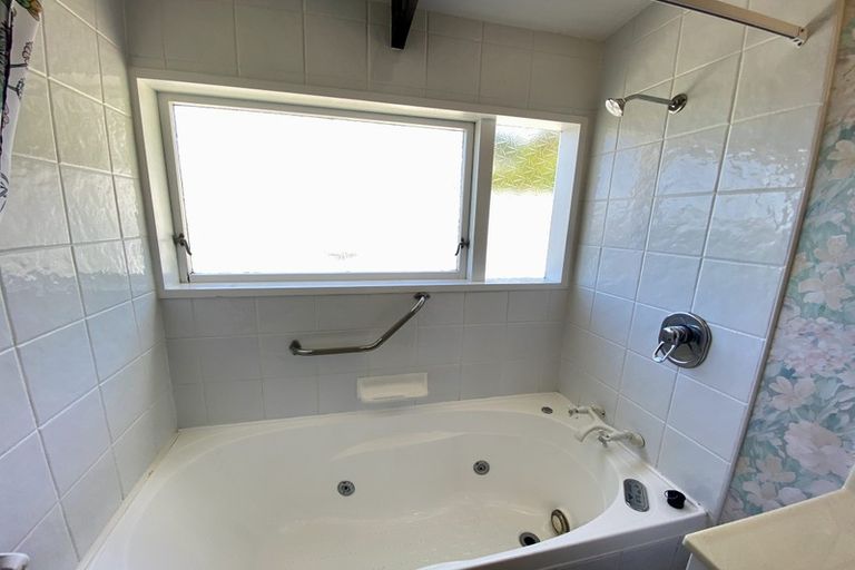 Photo of property in 35a Amapur Drive, Khandallah, Wellington, 6035