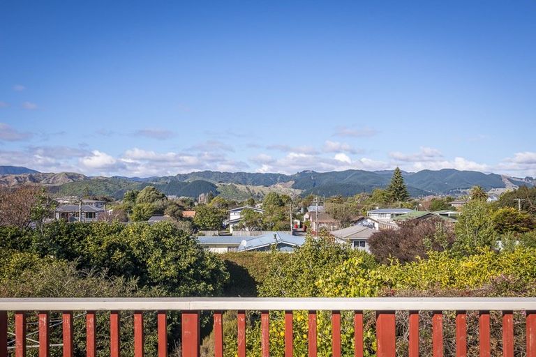 Photo of property in 14 Francis Road, Paraparaumu Beach, Paraparaumu, 5032