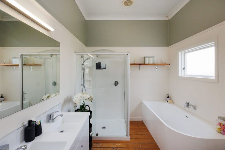 Photo of property in 24 Oxford Street, Hokowhitu, Palmerston North, 4410