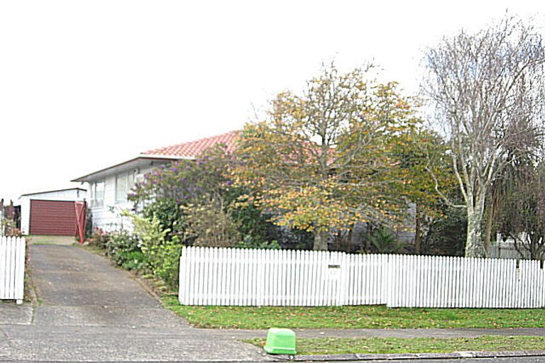 Photo of property in 12 Damian Way, Weymouth, Auckland, 2103