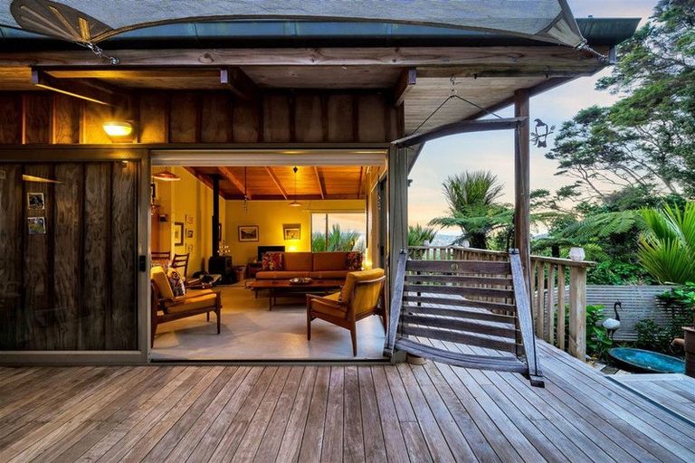 Photo of property in 12 Kereru Grove, Greenhithe, Auckland, 0632