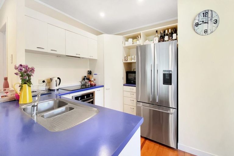 Photo of property in 1/17 Lyons Avenue, Murrays Bay, Auckland, 0630