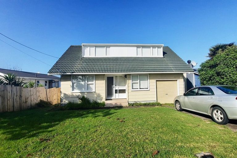 Photo of property in 72a Carlisle Road, Browns Bay, Auckland, 0632