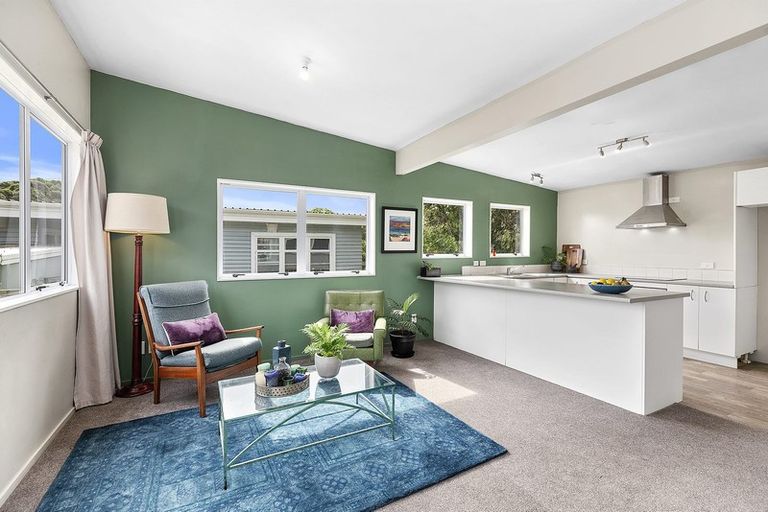 Photo of property in 5a Mepham Place, Ranui, Porirua, 5024