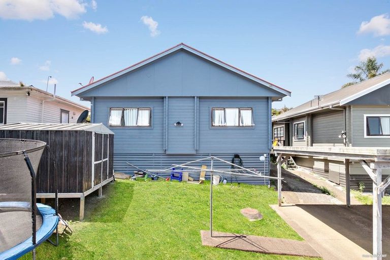 Photo of property in 2/79 Great South Road, Manurewa, Auckland, 2102