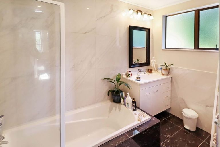 Photo of property in 50 Wrights Hill Road, Karori, Wellington, 6012