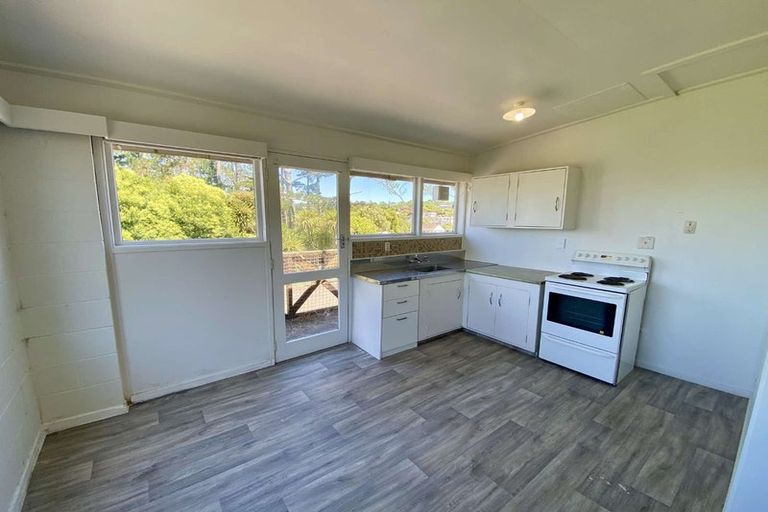 Photo of property in 40 West Coast Road, Glen Eden, Auckland, 0602