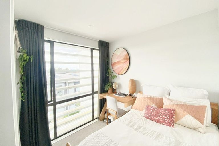 Photo of property in 19 Glenae Lane, Hobsonville, Auckland, 0618