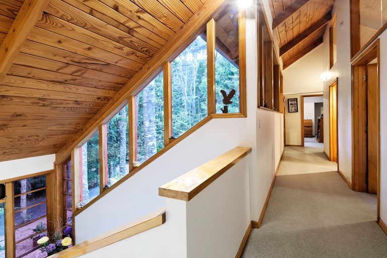 Photo of property in 16 Kauri Loop Road, Oratia, Auckland, 0604