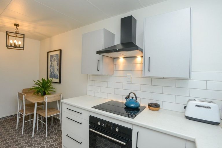 Photo of property in 1/8 Lee Road, Taradale, Napier, 4112