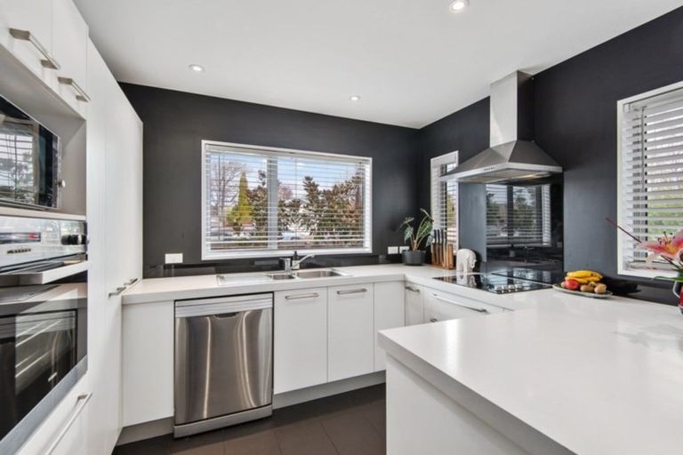 Photo of property in 70a Elizabeth Street, Riccarton, Christchurch, 8041