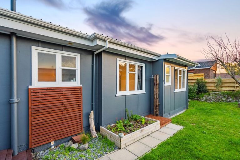Photo of property in 3 Moa Road, Raumati Beach, Paraparaumu, 5032