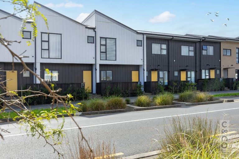 Photo of property in 24 Manarini Road, Westgate, Auckland, 0614