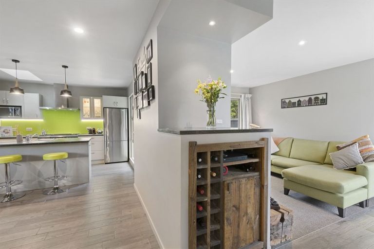 Photo of property in 77 Sarabande Avenue, Redwood, Christchurch, 8051