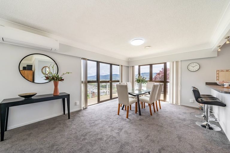 Photo of property in 7 King Charles Drive, Kingsley Heights, Upper Hutt, 5018