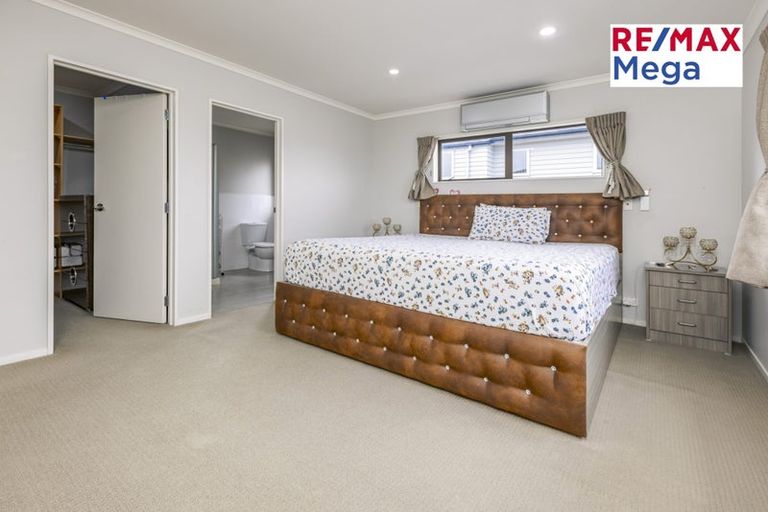 Photo of property in 10 Terrasini Drive, Flat Bush, Auckland, 2019