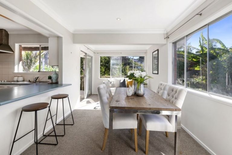 Photo of property in 4 Sudan Avenue, Milford, Auckland, 0620