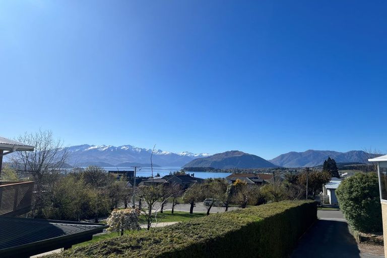 Photo of property in 17 Kennedy Crescent, Wanaka, 9305