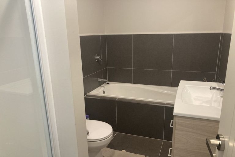 Photo of property in 22 Liberation Road, Papakura, 2110