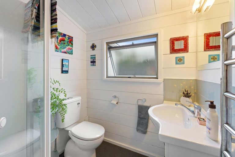 Photo of property in 31 Leinster Avenue, Raumati South, Paraparaumu, 5032