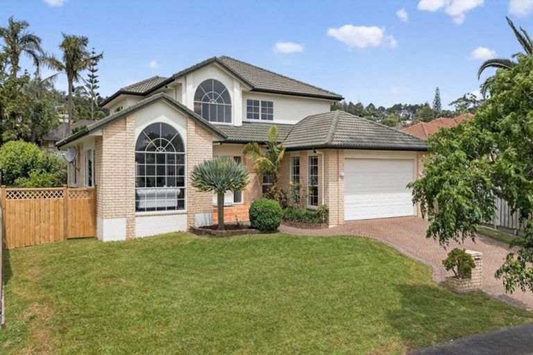 Photo of property in 32 Delmont Close, East Tamaki Heights, Auckland, 2016