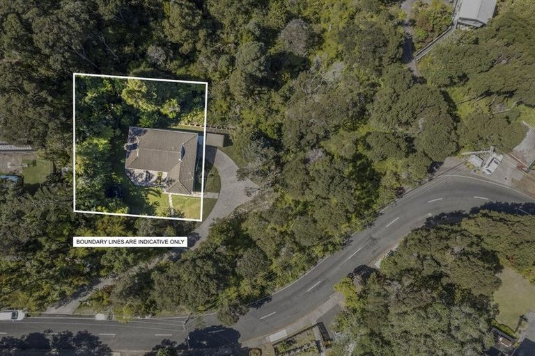 Photo of property in 35 Takahe Road, Titirangi, Auckland, 0604