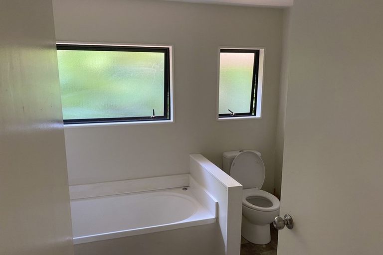 Photo of property in 4 Springtime Crescent, Stanmore Bay, Whangaparaoa, 0932