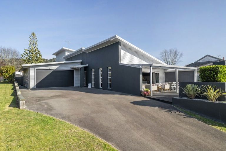 Photo of property in 19 Blackmore Drive, Lynmore, Rotorua, 3010