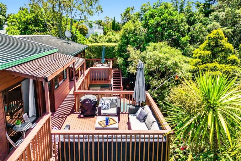 Photo of property in 7 Helvetia Drive, Browns Bay, Auckland, 0630