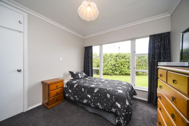 Photo of property in 18 Woburn Place, Takaro, Palmerston North, 4412