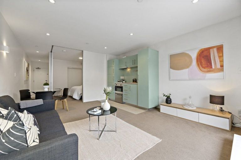 Photo of property in 2r/80 Richmond Road, Grey Lynn, Auckland, 1021