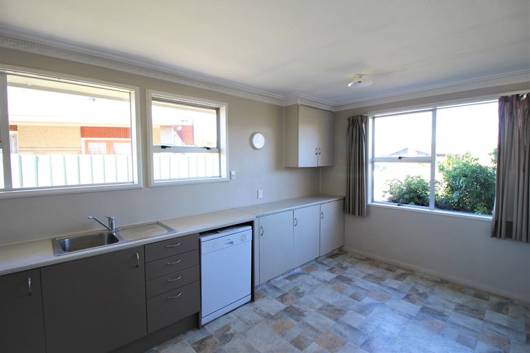 Photo of property in 8 Campbell Street, Alexandra, 9320