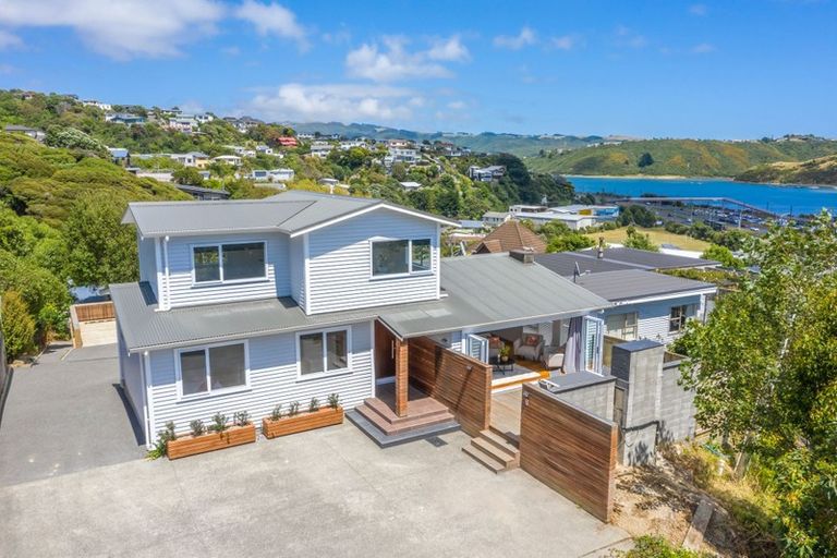 Photo of property in 6 Kiriwai Road, Paremata, Porirua, 5024