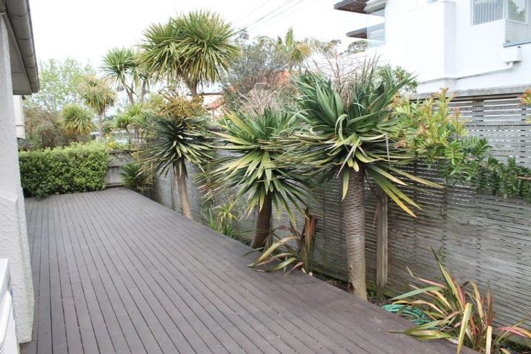 Photo of property in 92 Shakespeare Road, Milford, Auckland, 0620