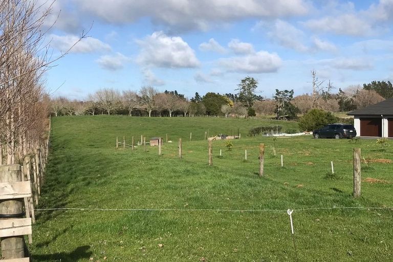 Photo of property in 166h Postman Road, Dairy Flat, 0794