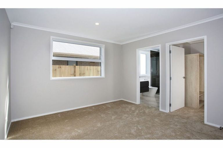 Photo of property in 1 Te Paahi Avenue, Waiuku, 2123