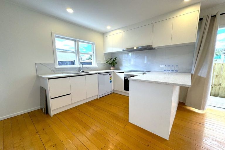 Photo of property in 23 Megan Avenue, Pakuranga Heights, Auckland, 2010