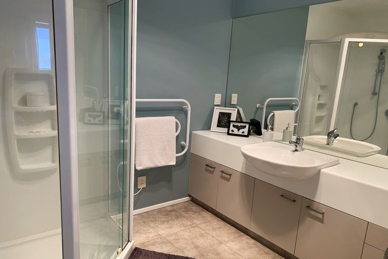 Photo of property in 1/9 Broderick Road, Johnsonville, Wellington, 6037